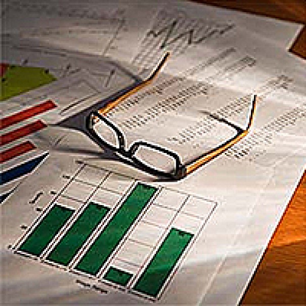 آیا قطار اقتصاد روی ریل پیشرفت قرار می‌گیرد؟