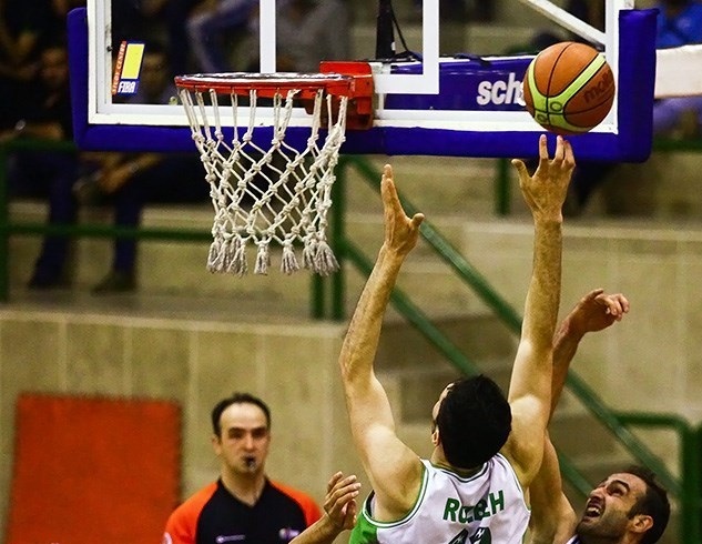 پیروزی نزدیک ذوب آهن در مقابل مهرام پیروزی نزدیک ذوب آهن در مقابل مهرام