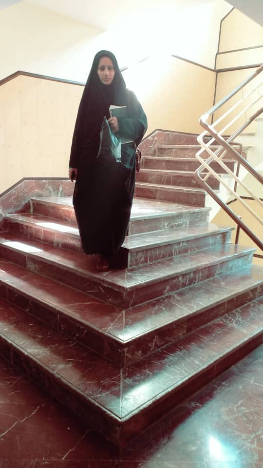 با یک گُل هم بهار میشود با یک گُل هم بهار میشود