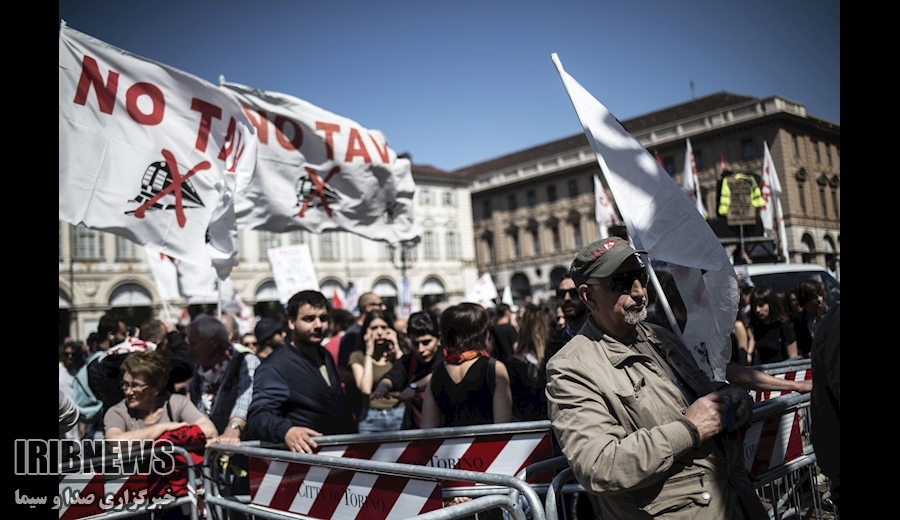 از تجمع حاميان مادورو تا تخريب خانه فلسطيني در الخليل