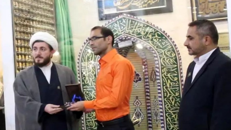 اهدای مدال رکورد جهانی طناب زنی استقامت به موزه فاطمی