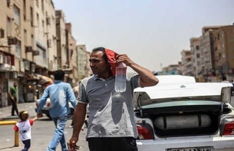مراجعه مردم شوش به مراکز درمانی درپی گرمازدگی مراجعه مردم شوش به مراکز درمانی درپی گرمازدگی