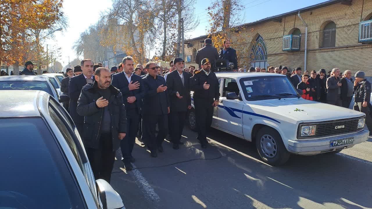 استقبال از پیکر پاک یک شهید گمنام دوران هشت سال دفاع مقدس در خوی استقبال از پیکر پاک یک شهید گمنام دوران هشت سال دفاع مقدس در خوی