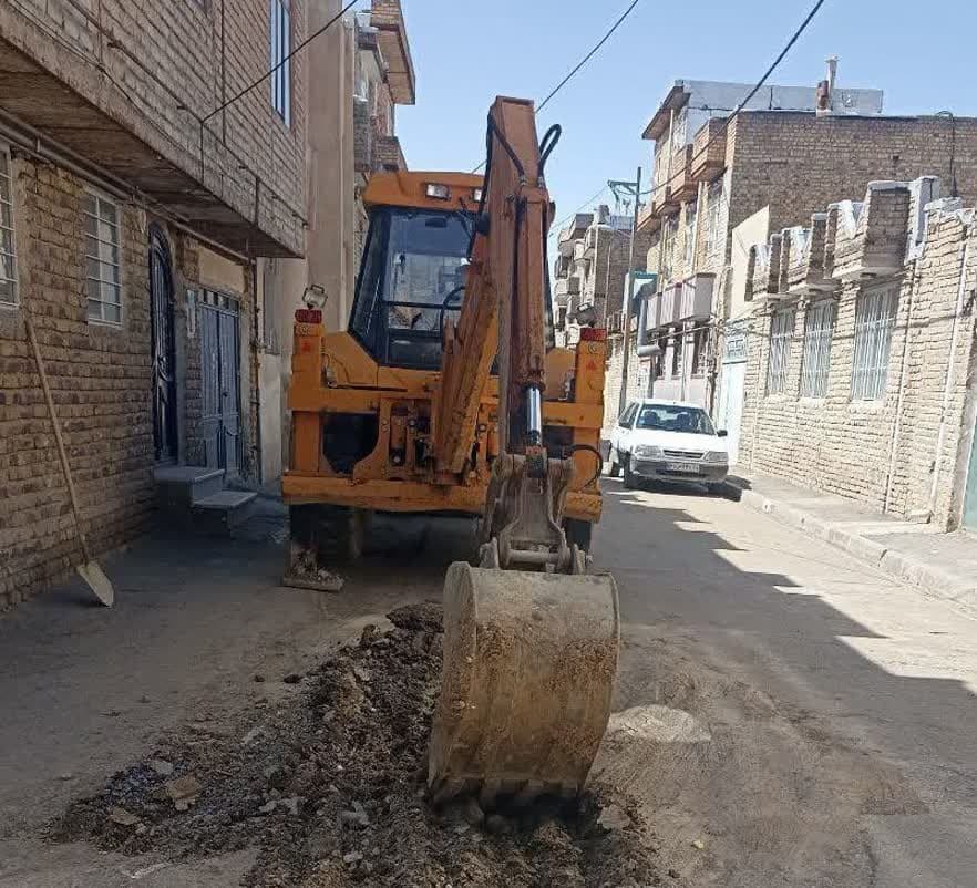 اجرای عملیات زیرسازی در منشعبات خیابان حکیم نظامی منطقه دو اجرای عملیات زیرسازی در منشعبات خیابان حکیم نظامی منطقه دو