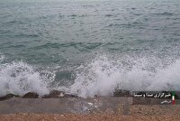 تلاطم دریا در خلیج فارس با وزش باد‌های شرقی