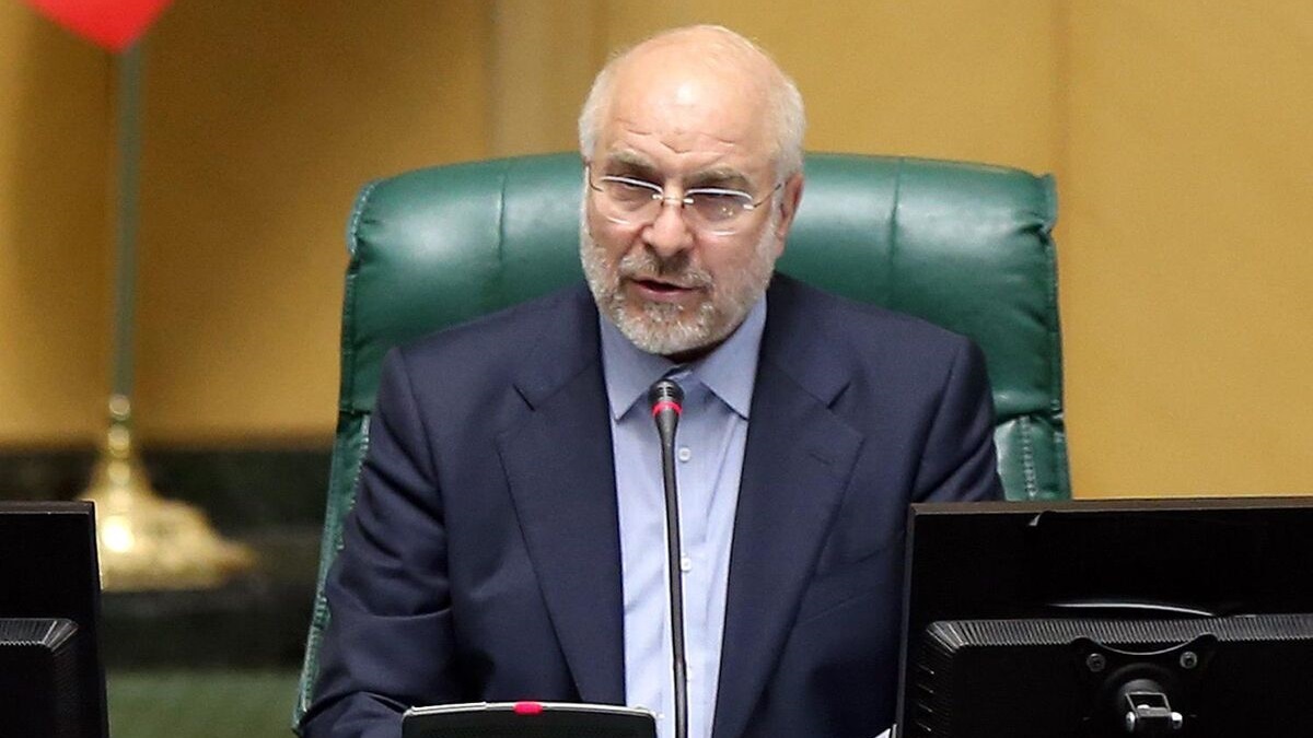 کارگران افسران خستگی‌ناپذیر در برابر جنگ اقتصادی دشمنان‌اند