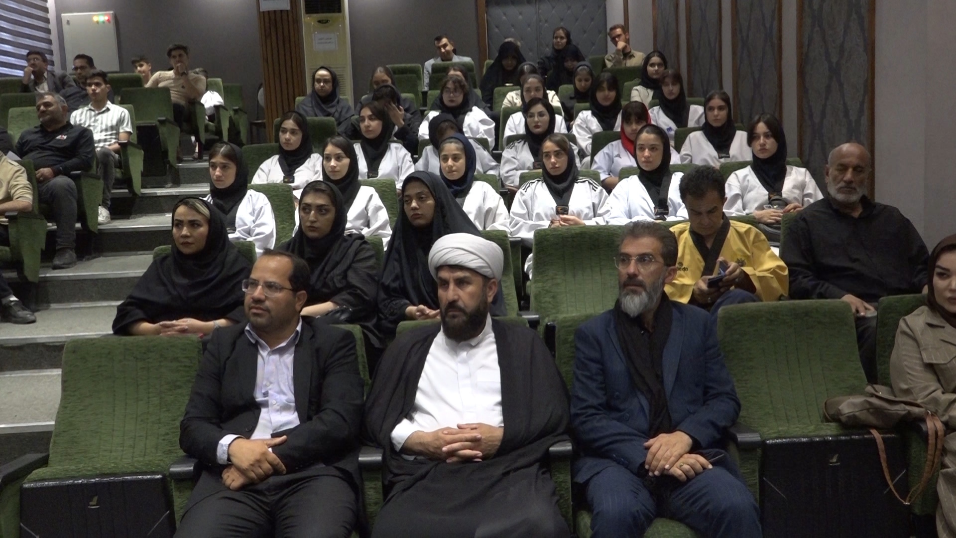 تاکید جوانان و ورزشکاران آذربایجان غربی بر تقویت  هویت ملی ،دینی و انقلابی
