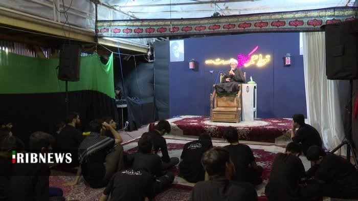 برپایی غرفه فرهنگی معرفتی به همت هیئت نوجوانان پرچم مقاومه قم