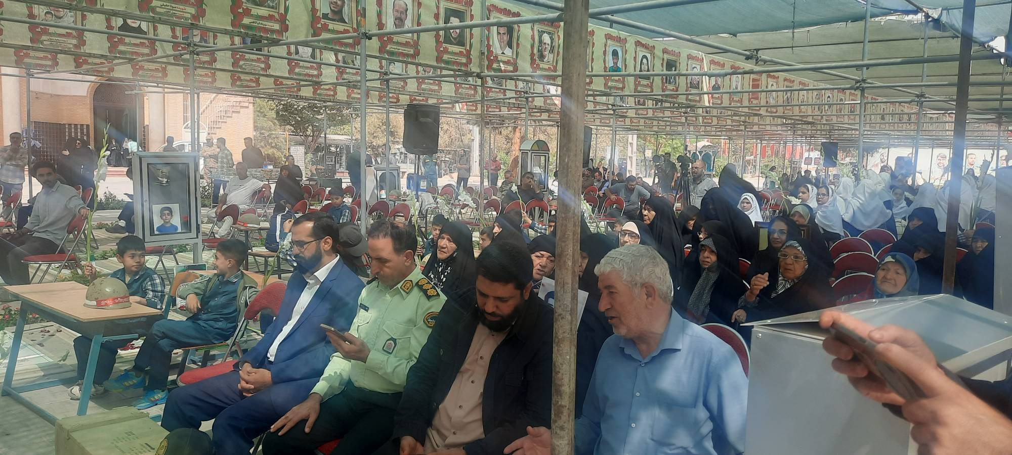 زنگ دانش‌آموز شهید در بهشت زهرا به صدا درآمد