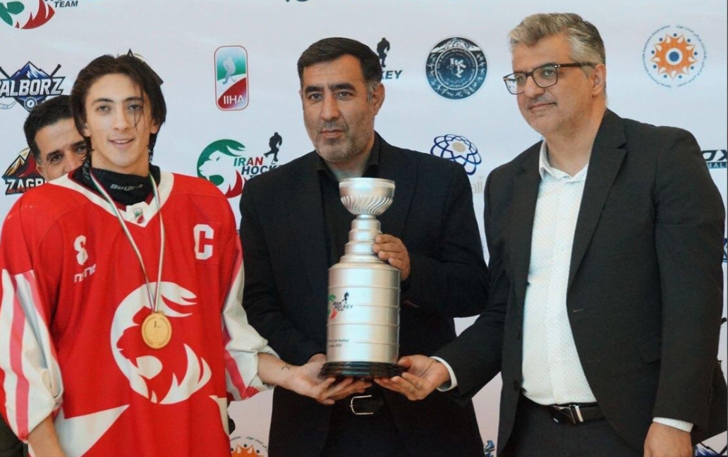 قهرمانی زاگرس در دومین دوره لیگ هاکی روی یخ پسران
