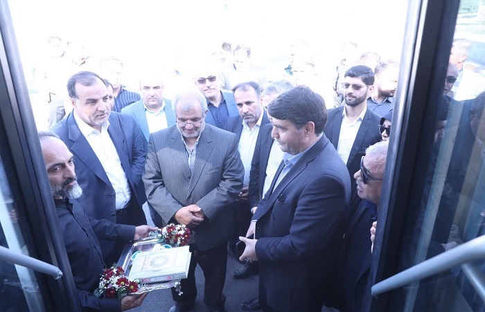 رونمایی از ناوگان جدید حمل‌ونقل و آغاز ساخت زمین‌های چمن مصنوعی در محمدیه 