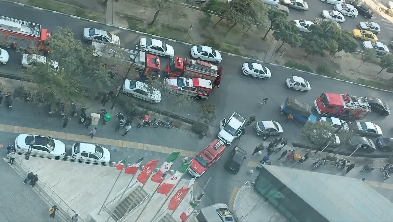 مهار آتشسوزی برج تجاری در مشهد مهار آتشسوزی برج تجاری در مشهد