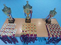 قهرمانی تیم ام دات آر در مسابقات دستجات آزاد اسکیت اینلاین هاکی جوانان