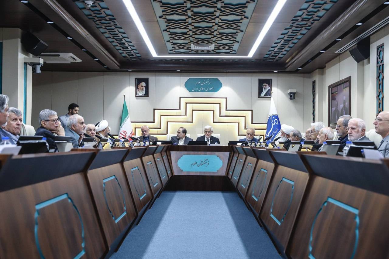 عارف: نگاه دولت چهاردهم اصلاح نظام آموزشی کشور است عارف: نگاه دولت چهاردهم اصلاح نظام آموزشی کشور است