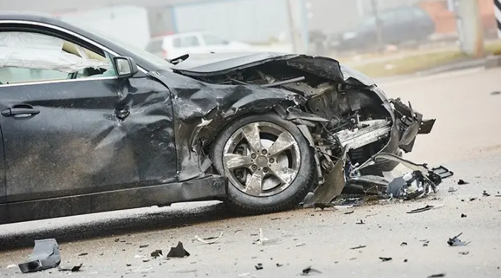 جان باختن ۳ نفر در تصادف رانندگی در جاده قدیم رستم آباد به رودبار