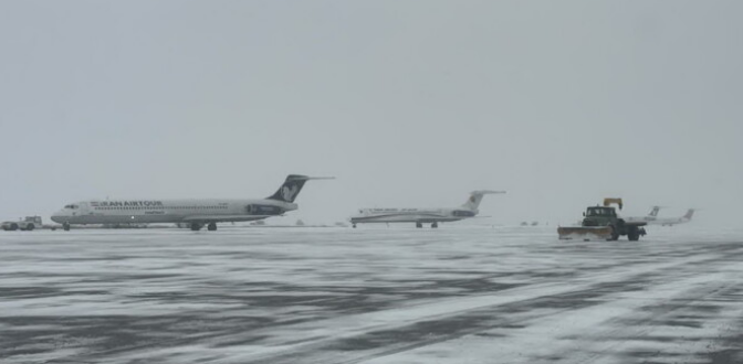 مسافران قبل از عزیمت با اطلاعات پرواز فرودگاه تماس بگیرند مسافران قبل از عزیمت با اطلاعات پرواز فرودگاه تماس بگیرند