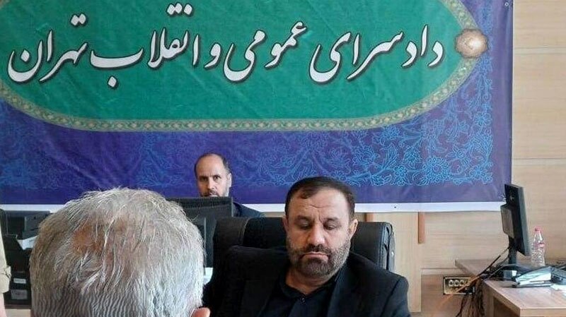 دیدار مردمی دادستان تهران با ۶۳ نفر از شهروندان دیدار مردمی دادستان تهران با ۶۳ نفر از شهروندان