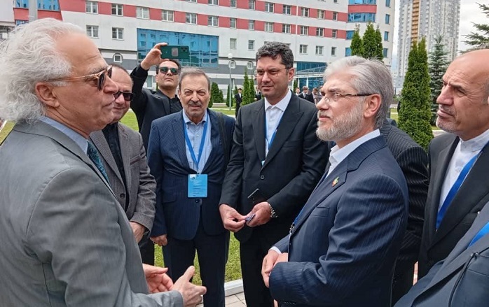 وزیر علوم از پارک علم و فناوری دانشگاه مینسک بازدید کرد / گفتوگوی دکتر سیمایی با استادان ایرانی مقیم بلاروس وزیر علوم از پارک علم و فناوری دانشگاه مینسک بازدید کرد / گفتوگوی دکتر سیمایی با استادان ایرانی مقیم بلاروس