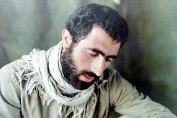 شهید حاج رضا شکریپور؛ علمدار جزیره مجنون شهید حاج رضا شکریپور؛ علمدار جزیره مجنون