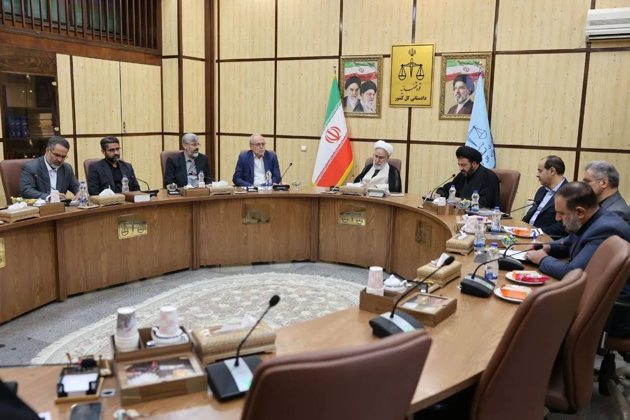 حمایت حقوقی دادستانها از اعمال حق مالکیت مشروع ایران بر تنگه هرمز حمایت حقوقی دادستانها از اعمال حق مالکیت مشروع ایران بر تنگه هرمز